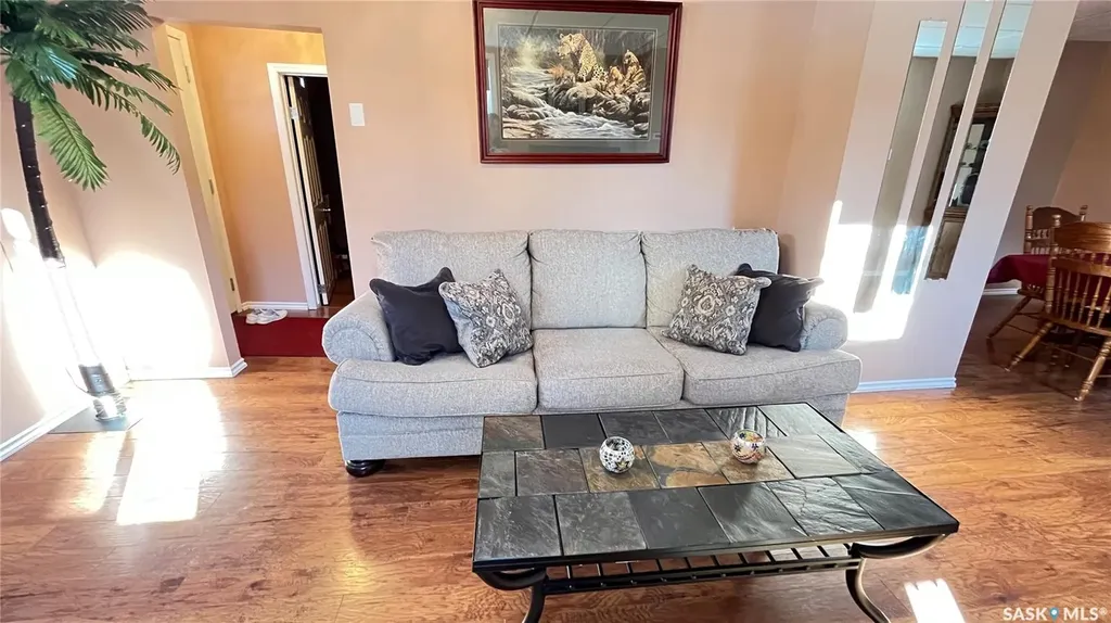 214 Marsh Street Maple Creek SK S0N 1N0