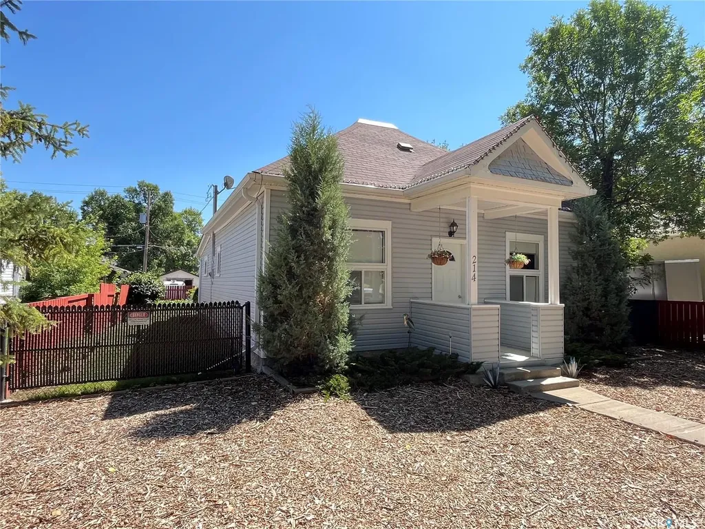 214 Marsh Street Maple Creek SK S0N 1N0