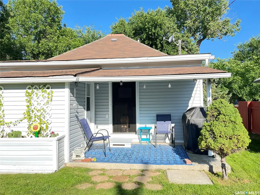 214 Marsh Street Maple Creek SK S0N 1N0