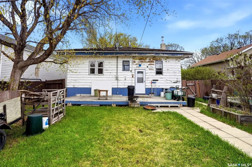 241 St John Street Regina SK S4R 1P8