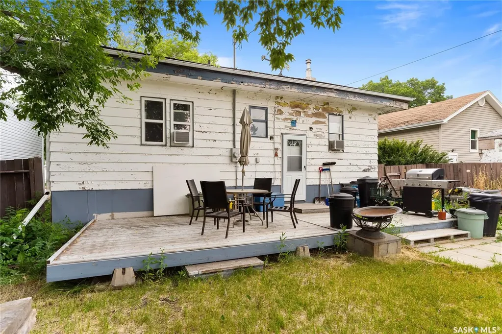 241 St John Street Regina SK S4R 1P8