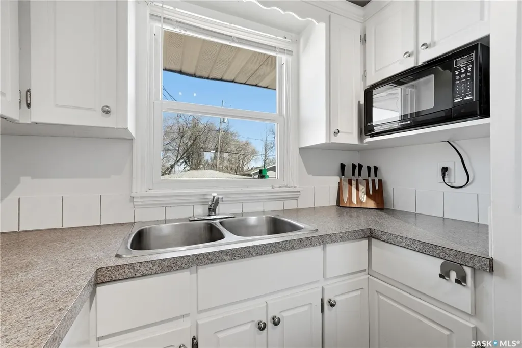 2221 Francis Street Regina SK S4N 2P6