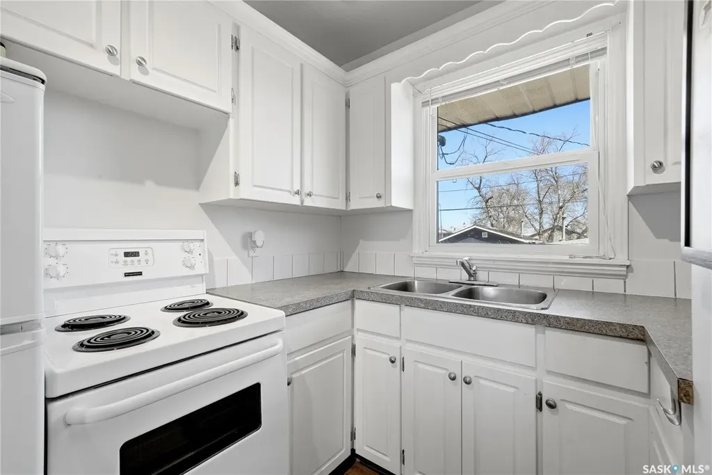 2221 Francis Street Regina SK S4N 2P6
