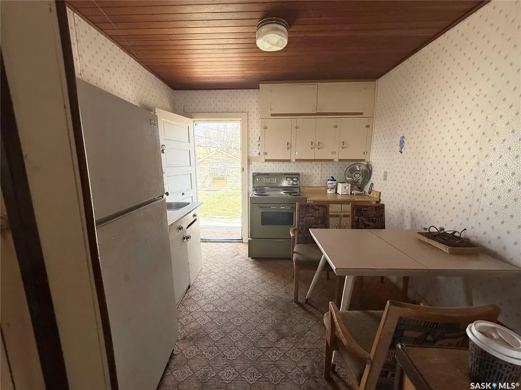 407 Idylewylde Avenue Saskatchewan Beach SK S0G 4L0
