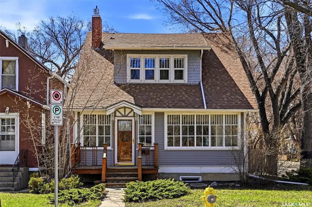 3239 Victoria Avenue Regina SK S4T 1L5
