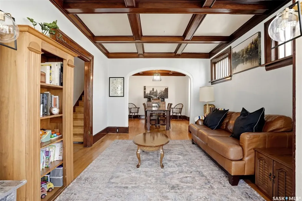 3239 Victoria Avenue Regina SK S4T 1L5