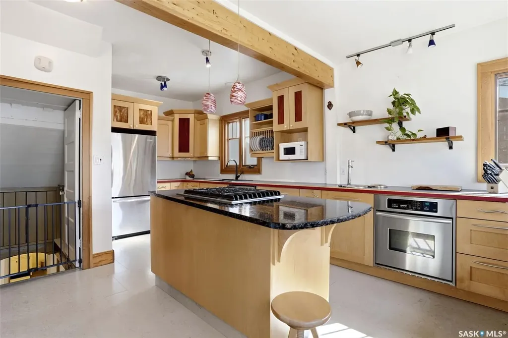 3239 Victoria Avenue Regina SK S4T 1L5