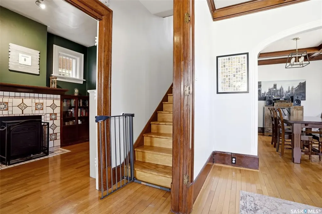 3239 Victoria Avenue Regina SK S4T 1L5