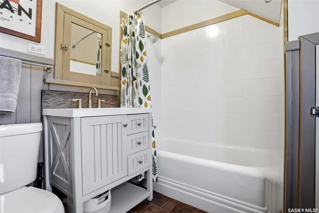3239 Victoria Avenue Regina SK S4T 1L5
