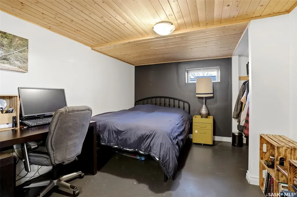 3239 Victoria Avenue Regina SK S4T 1L5