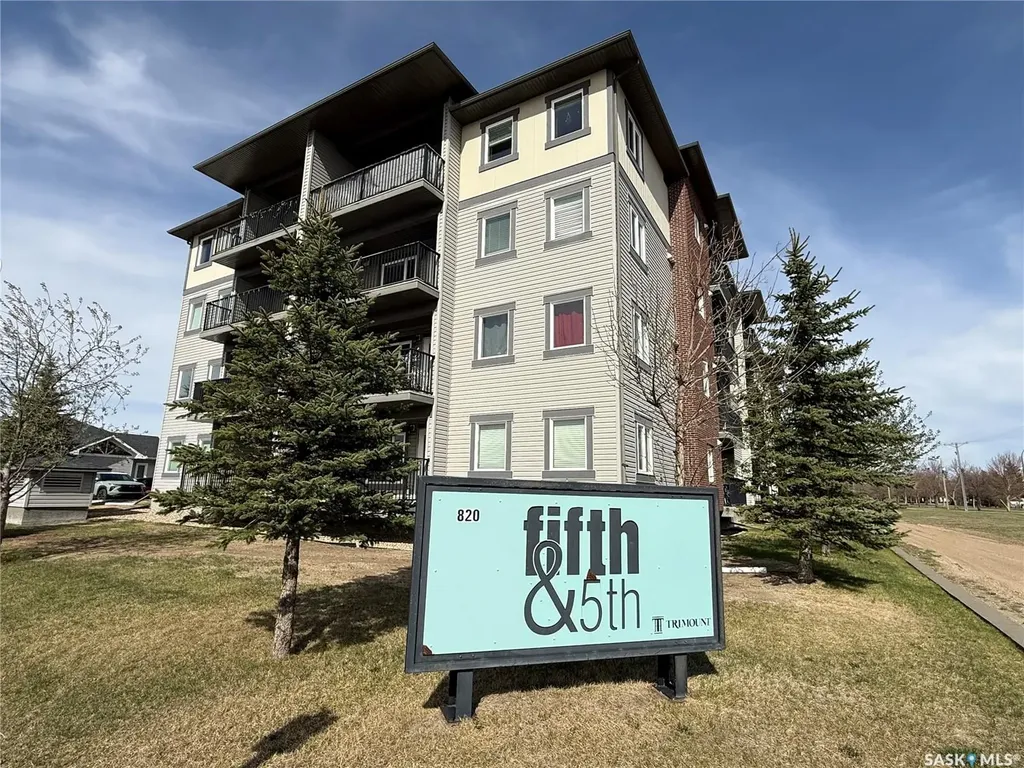 820 5th Street NE Weyburn SK S4H 2V2