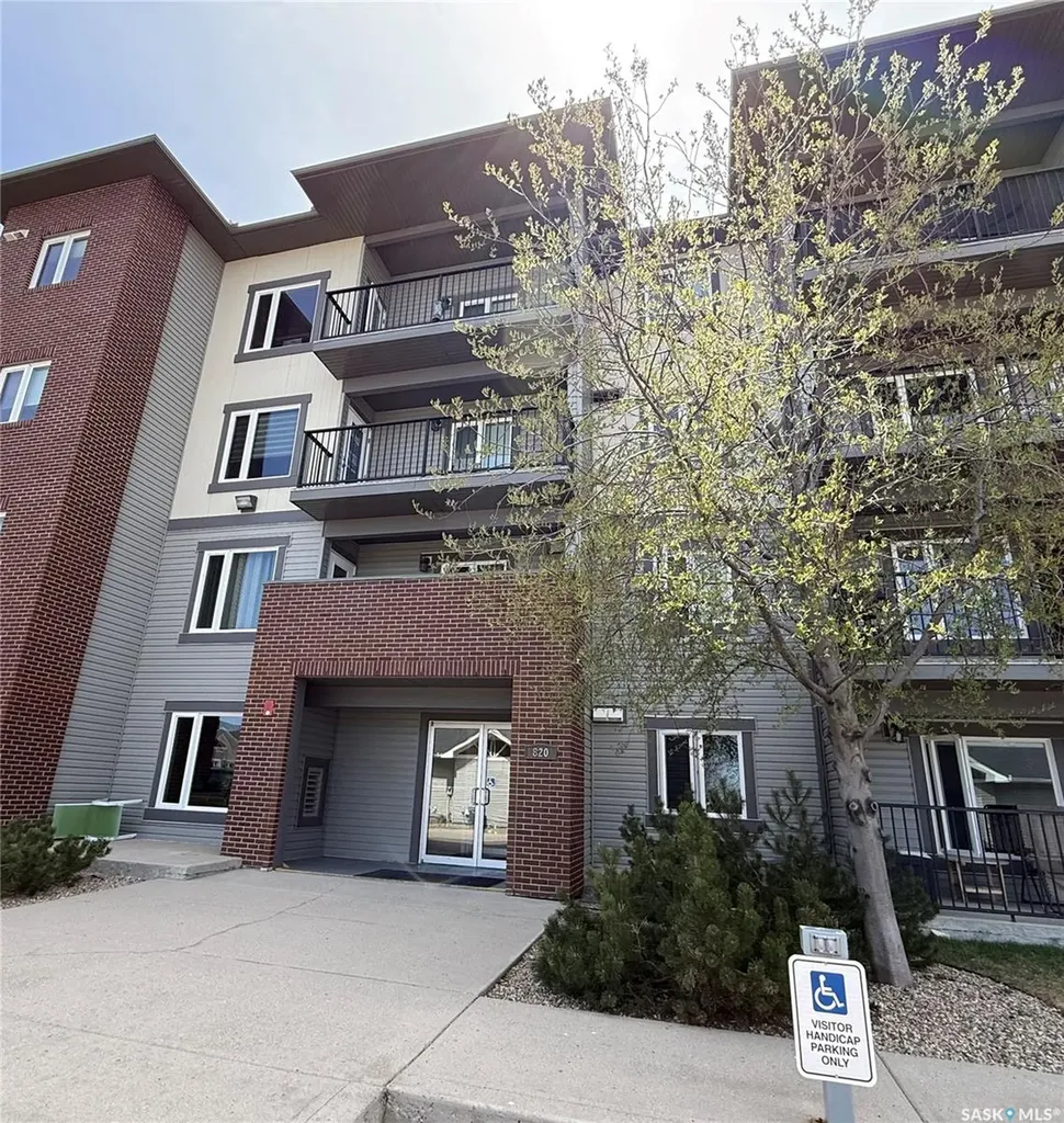 820 5th Street NE Weyburn SK S4H 2V2