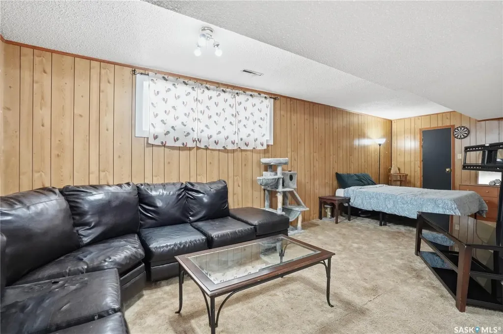 1874 Broder Street Regina SK S4N 3R8