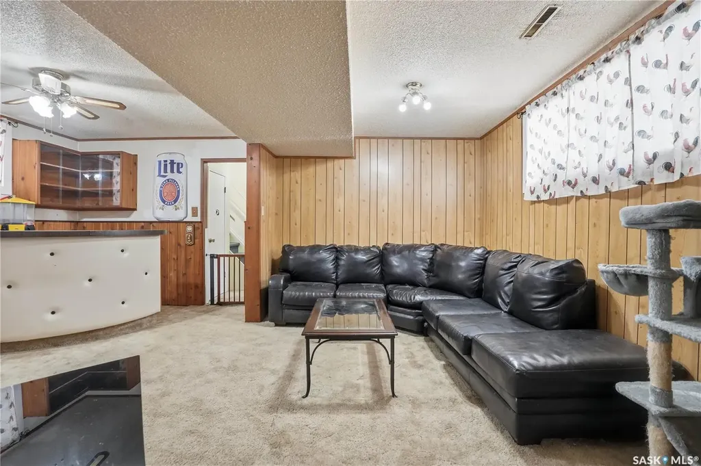 1874 Broder Street Regina SK S4N 3R8