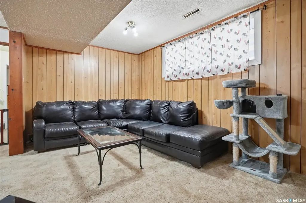 1874 Broder Street Regina SK S4N 3R8