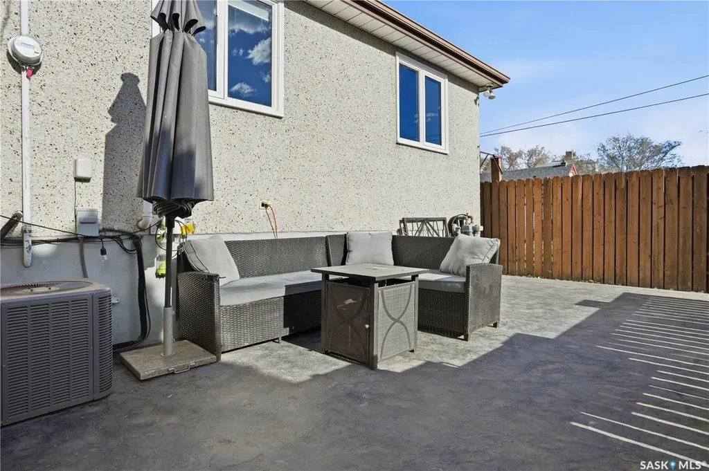 1874 Broder Street Regina SK S4N 3R8