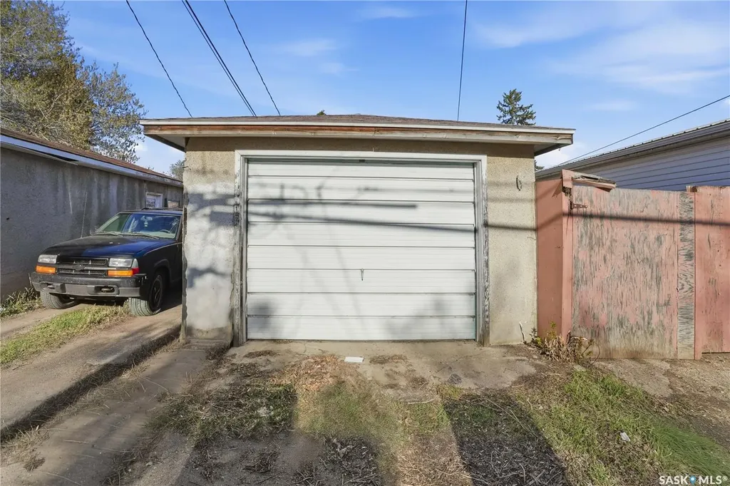 1874 Broder Street Regina SK S4N 3R8