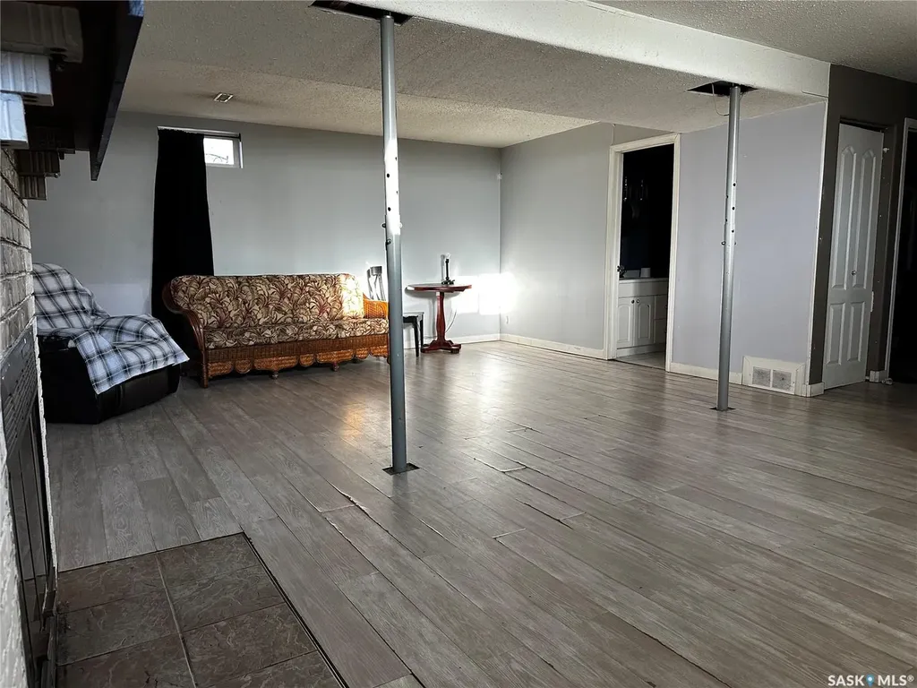 1175 Wallace Street Regina SK S4A 1K8