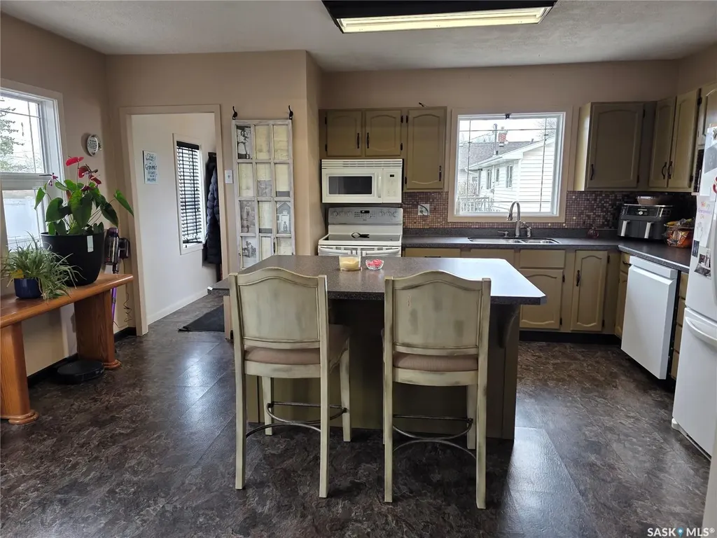 111 4th Avenue N Lucky Lake SK S0L 1Z0