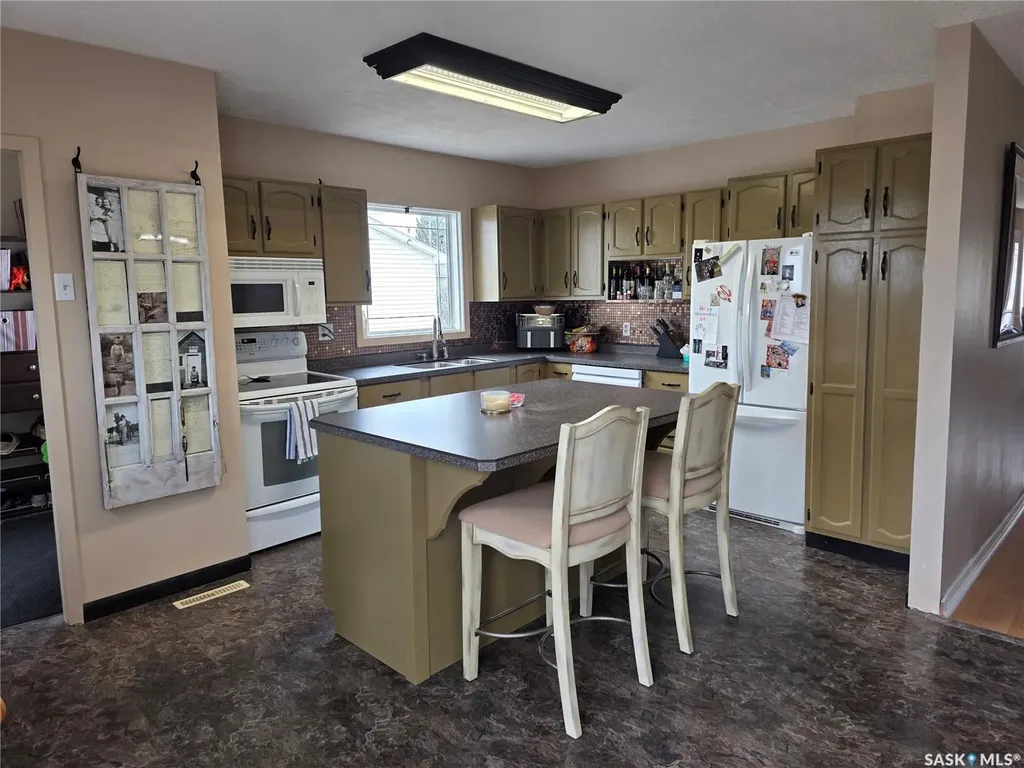 111 4th Avenue N Lucky Lake SK S0L 1Z0