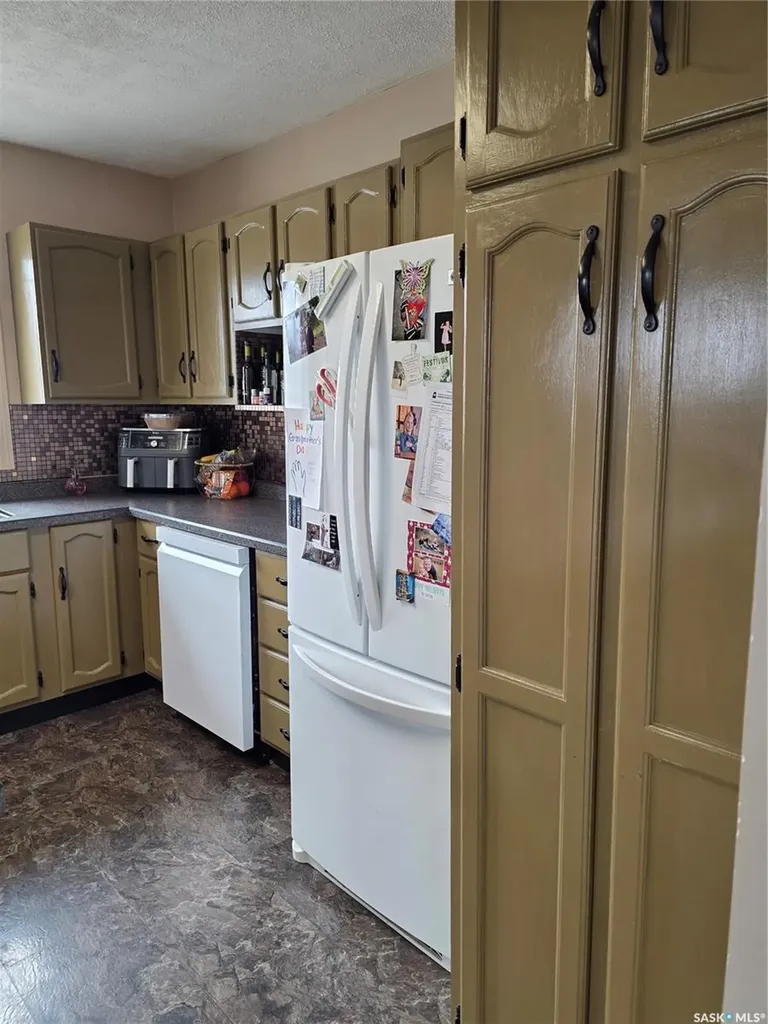 111 4th Avenue N Lucky Lake SK S0L 1Z0
