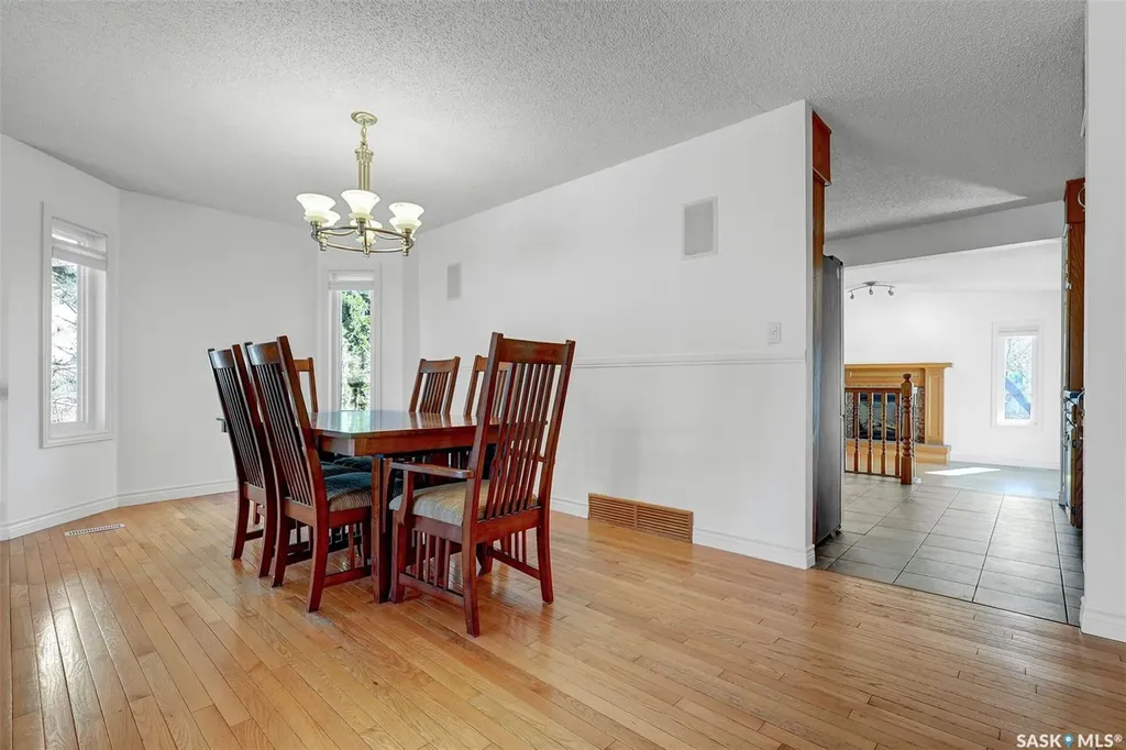 2419 Glamis Place E Regina SK S4V 1A5