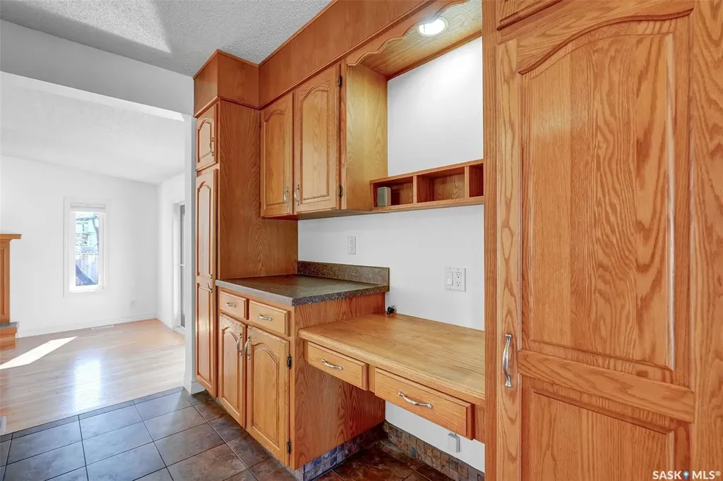 2419 Glamis Place E Regina SK S4V 1A5