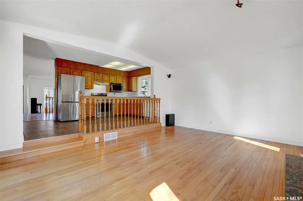 2419 Glamis Place E Regina SK S4V 1A5