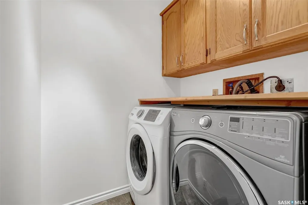 2419 Glamis Place E Regina SK S4V 1A5