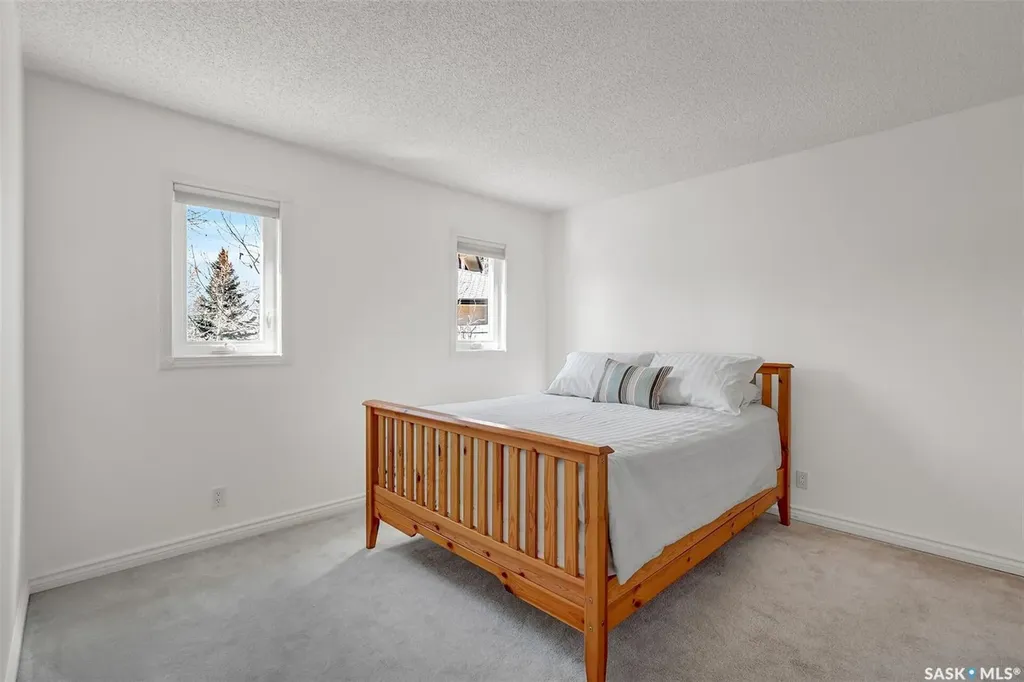 2419 Glamis Place E Regina SK S4V 1A5