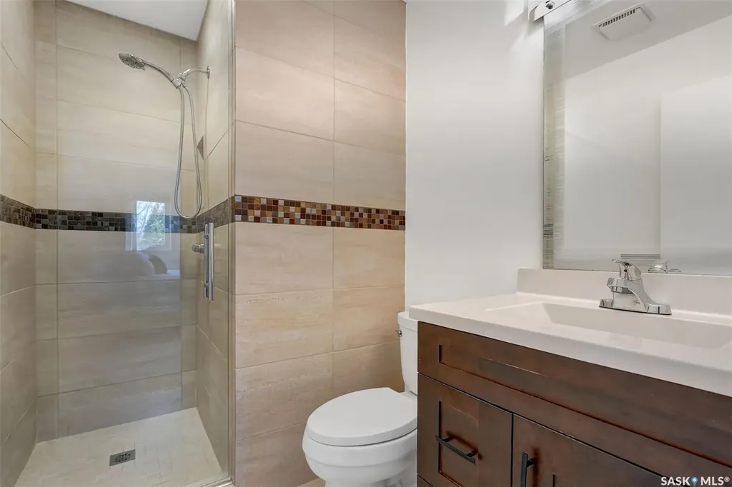 2419 Glamis Place E Regina SK S4V 1A5