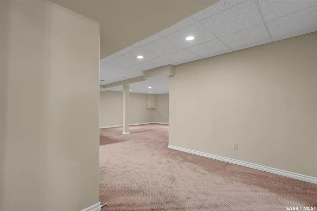 2419 Glamis Place E Regina SK S4V 1A5