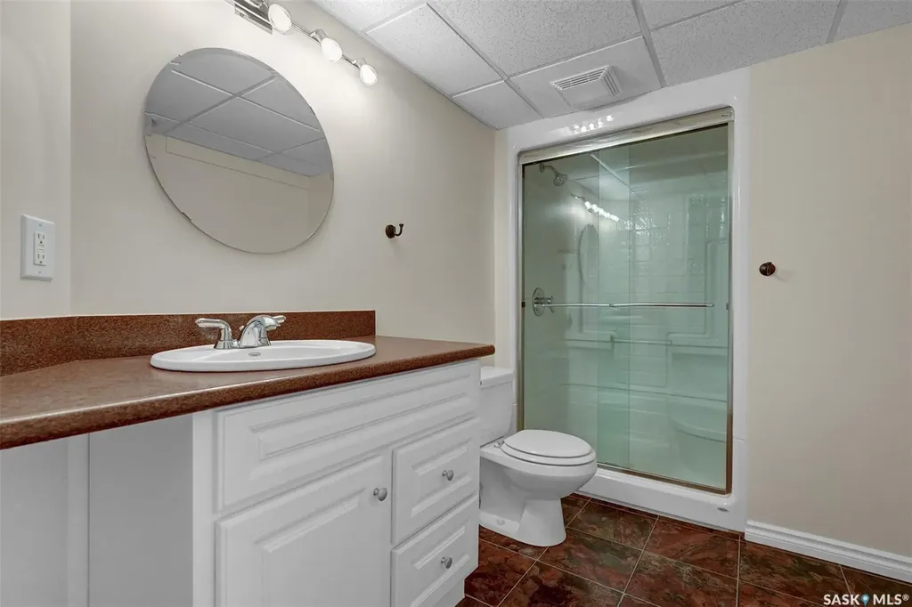 2419 Glamis Place E Regina SK S4V 1A5