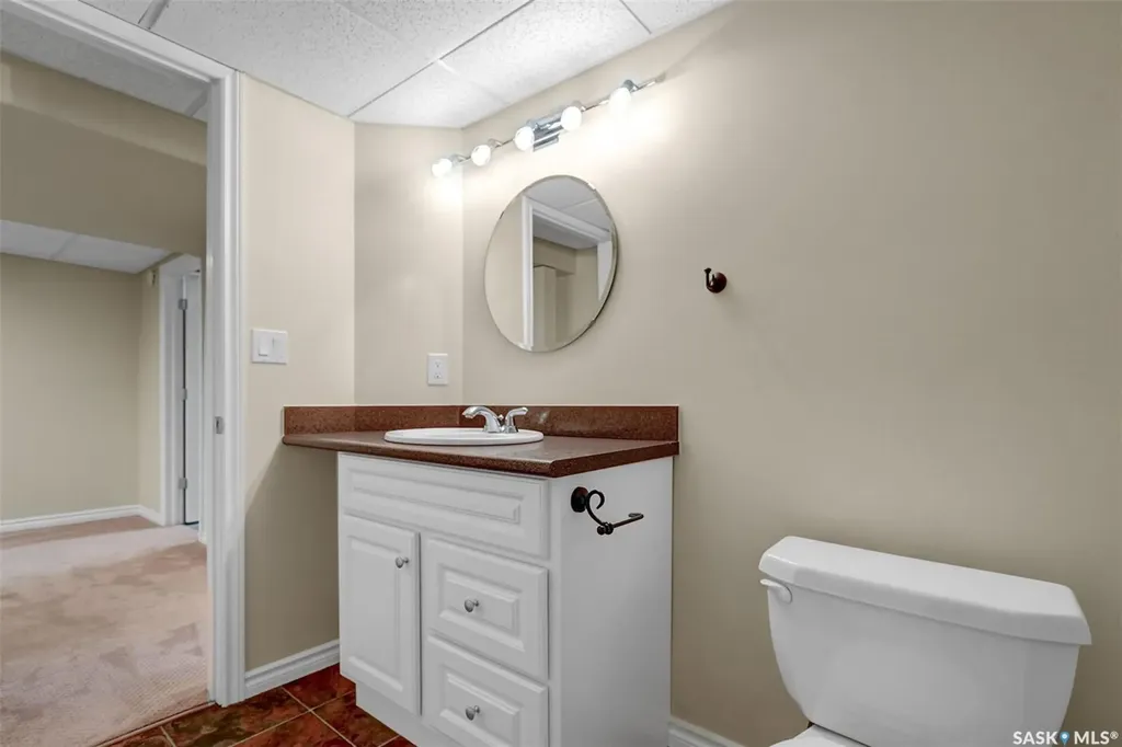 2419 Glamis Place E Regina SK S4V 1A5