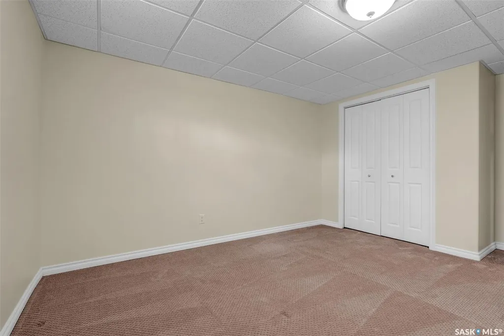 2419 Glamis Place E Regina SK S4V 1A5