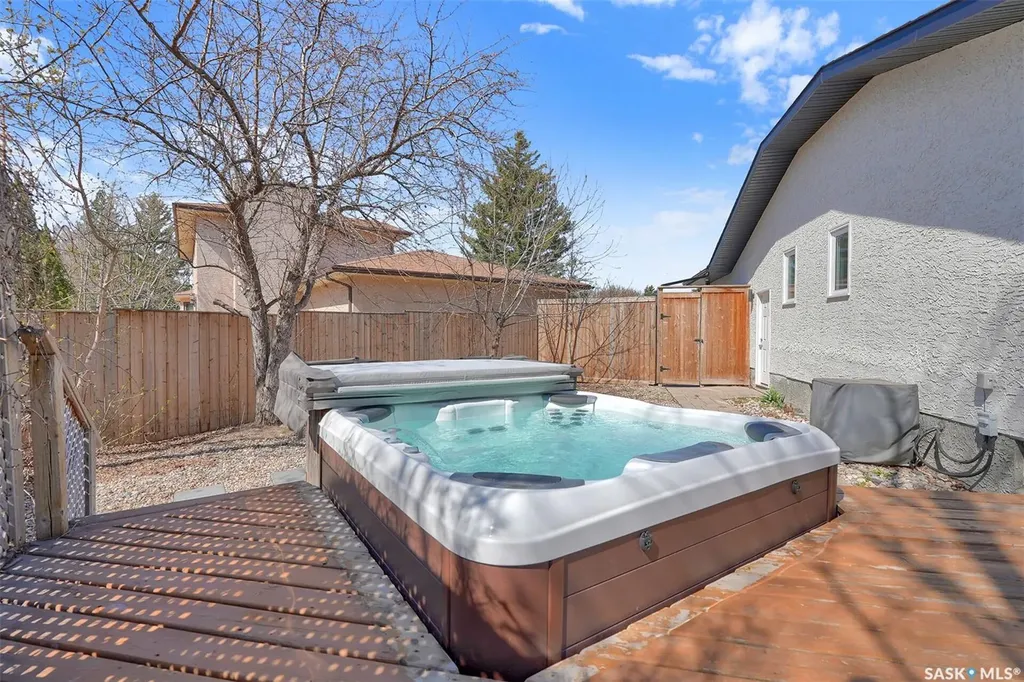2419 Glamis Place E Regina SK S4V 1A5