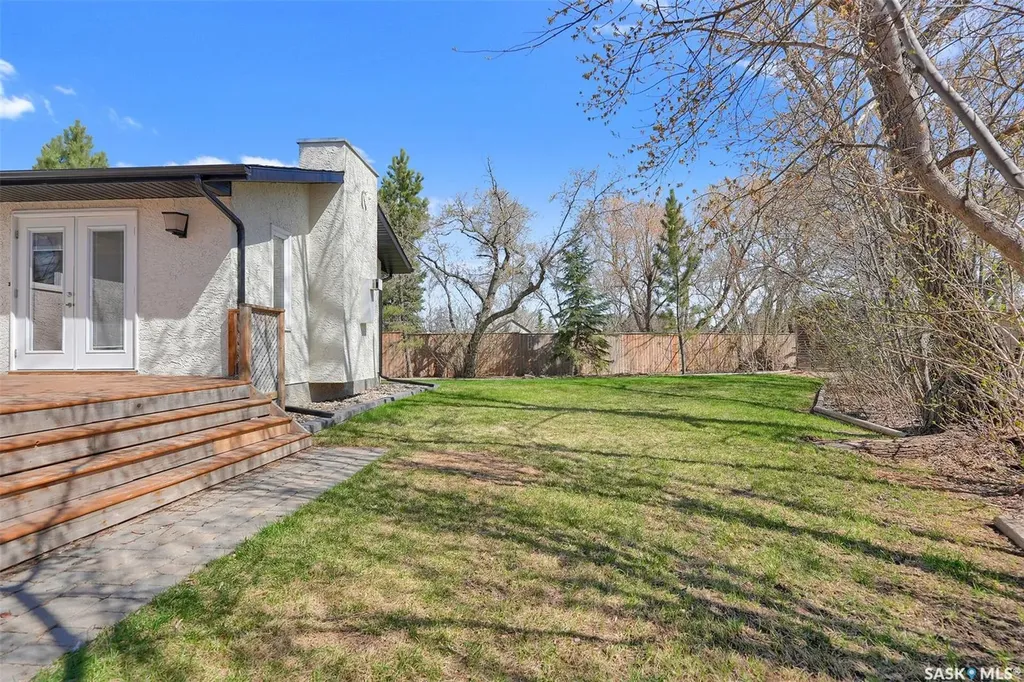 2419 Glamis Place E Regina SK S4V 1A5