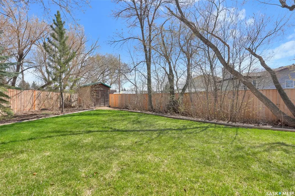 2419 Glamis Place E Regina SK S4V 1A5