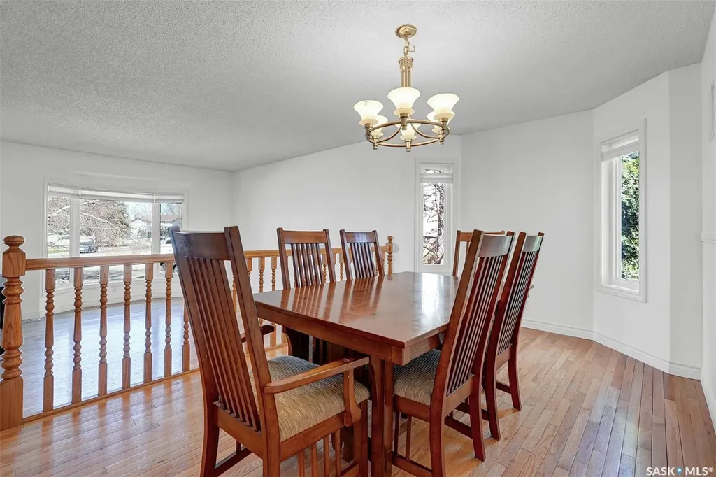 2419 Glamis Place E Regina SK S4V 1A5