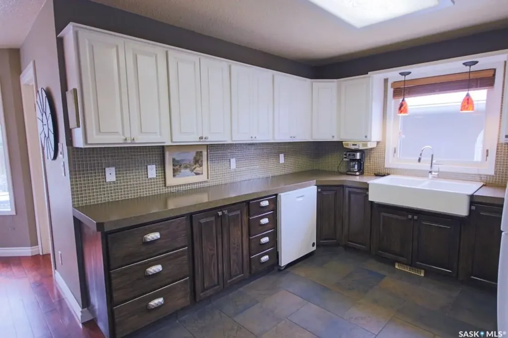 1666 Marshall Crescent Moose Jaw SK S6H 3G7