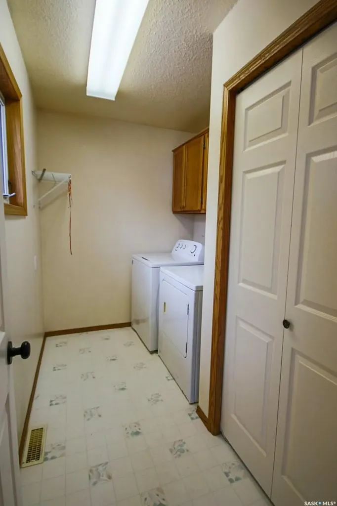 1666 Marshall Crescent Moose Jaw SK S6H 3G7