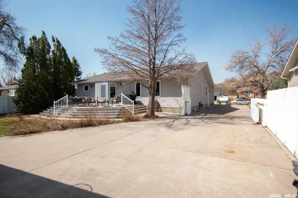 1666 Marshall Crescent Moose Jaw SK S6H 3G7
