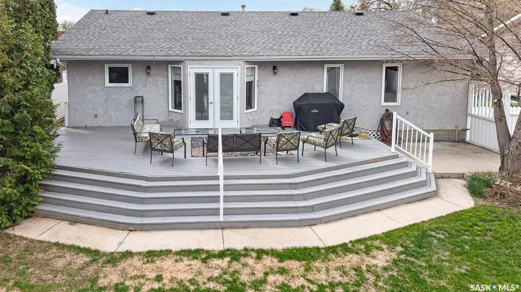 1666 Marshall Crescent Moose Jaw SK S6H 3G7