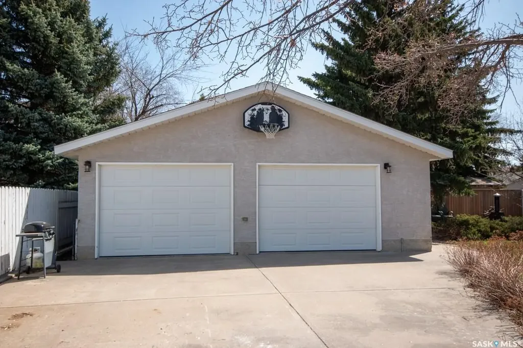 1666 Marshall Crescent Moose Jaw SK S6H 3G7