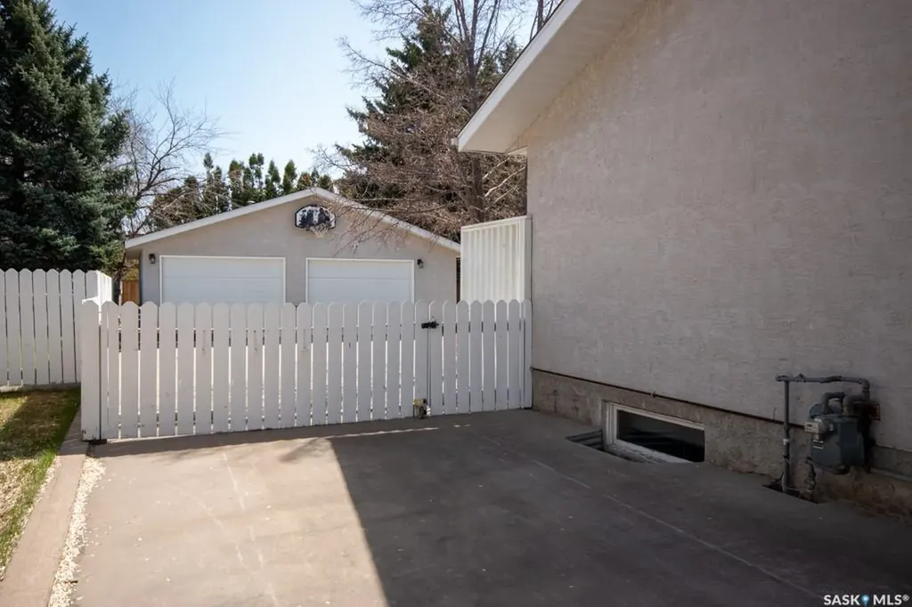 1666 Marshall Crescent Moose Jaw SK S6H 3G7