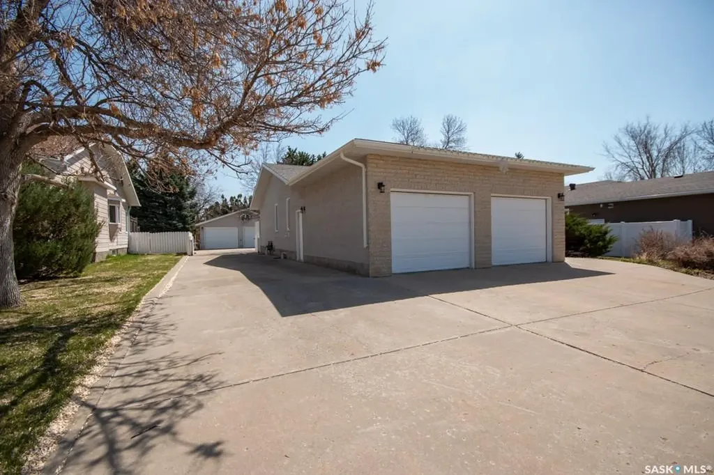 1666 Marshall Crescent Moose Jaw SK S6H 3G7