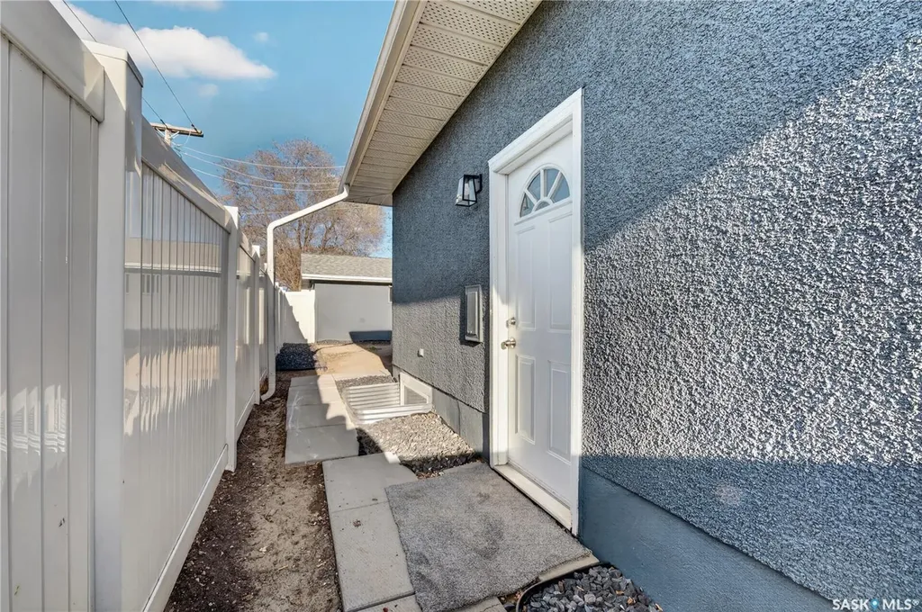 443 Argyle Street N Regina SK S4R 4C9