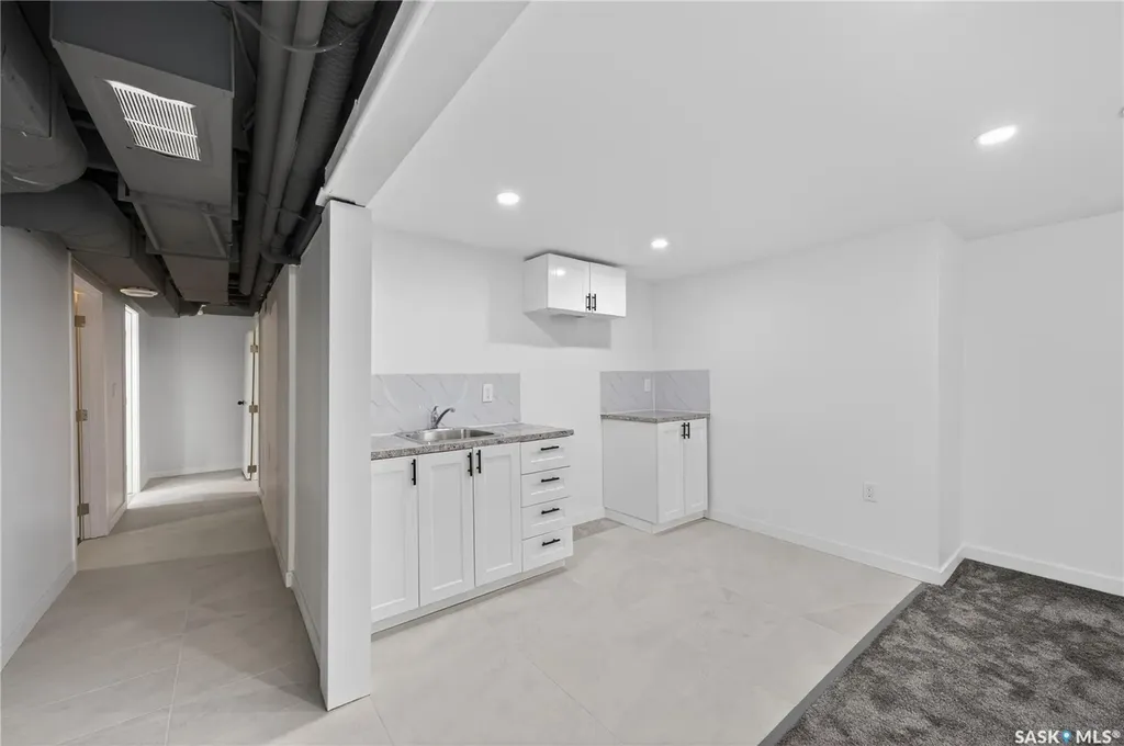 443 Argyle Street N Regina SK S4R 4C9