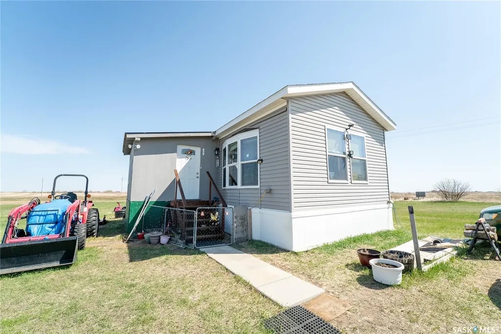 102 Herbert Street Hawarden SK S0H 1Y0
