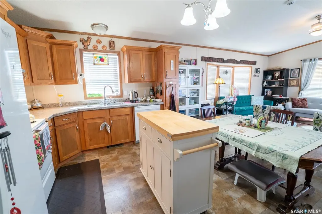 102 Herbert Street Hawarden SK S0H 1Y0